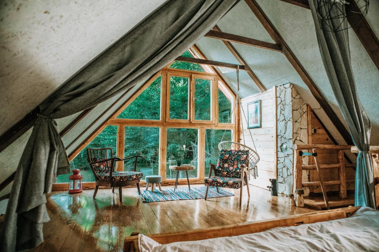 Koliba Sume Pjevaju - Robinzonski Smjestaj, Struja 12 V, Voda Iz Cisterne Chalet Mrkopalj