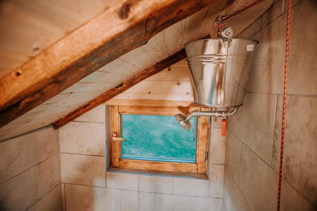Koliba Sume Pjevaju - Robinzonski Smjestaj, Struja 12 V, Voda Iz Cisterne Chalet Mrkopalj