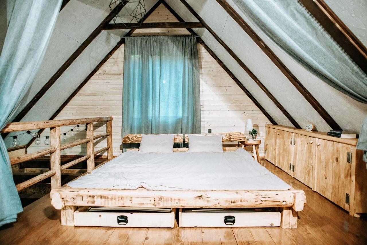 Koliba Sume Pjevaju - Robinzonski Smjestaj, Struja 12 V, Voda Iz Cisterne Chalet Mrkopalj