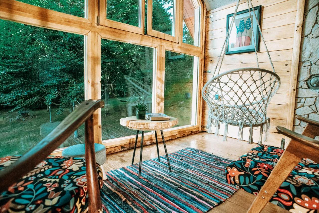 Koliba Sume Pjevaju - Robinzonski Smjestaj, Struja 12 V, Voda Iz Cisterne Chalet