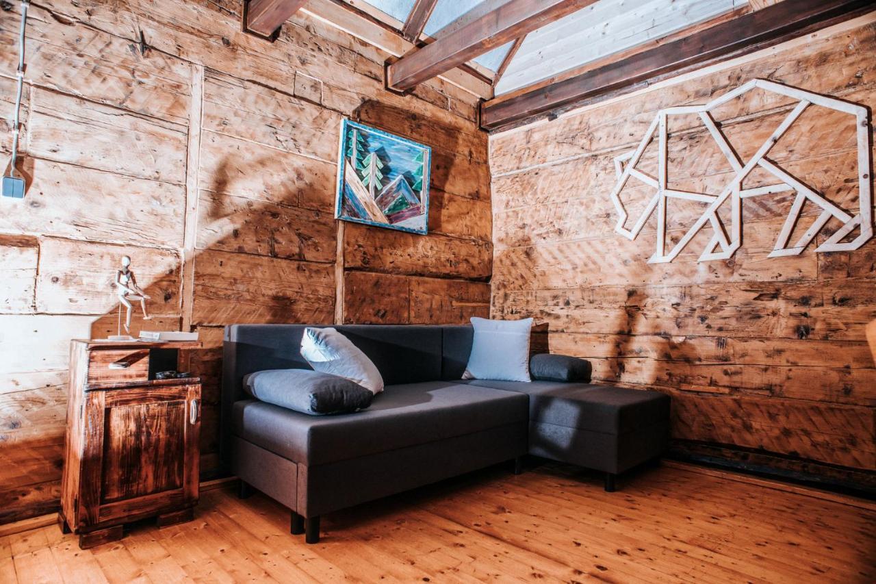 Chalet Koliba Sume Pjevaju - Robinzonski Smjestaj, Struja 12 V, Voda Iz Cisterne *