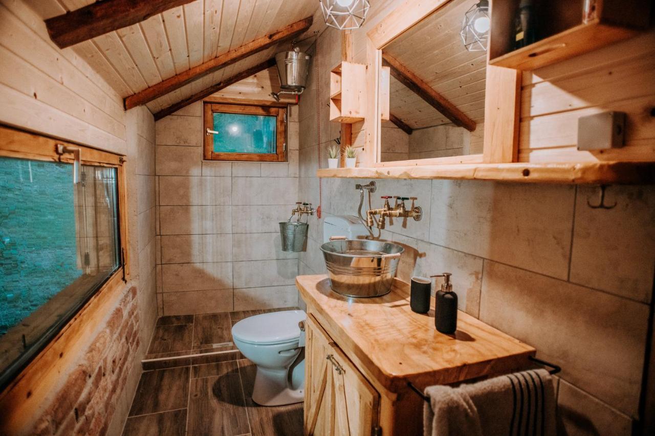 Chalet Koliba Sume Pjevaju - Robinzonski Smjestaj, Struja 12 V, Voda Iz Cisterne