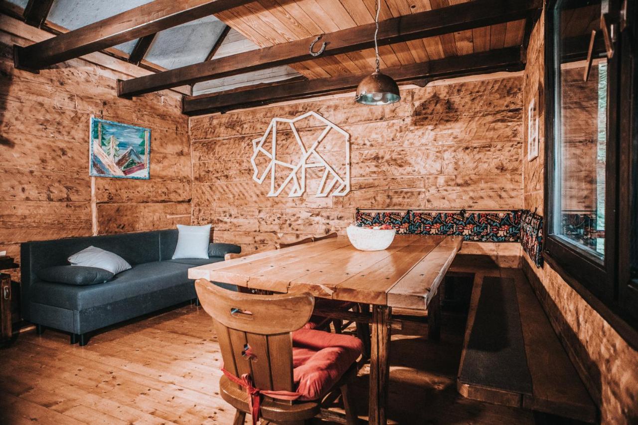 Koliba Sume Pjevaju - Robinzonski Smjestaj, Struja 12 V, Voda Iz Cisterne Chalet