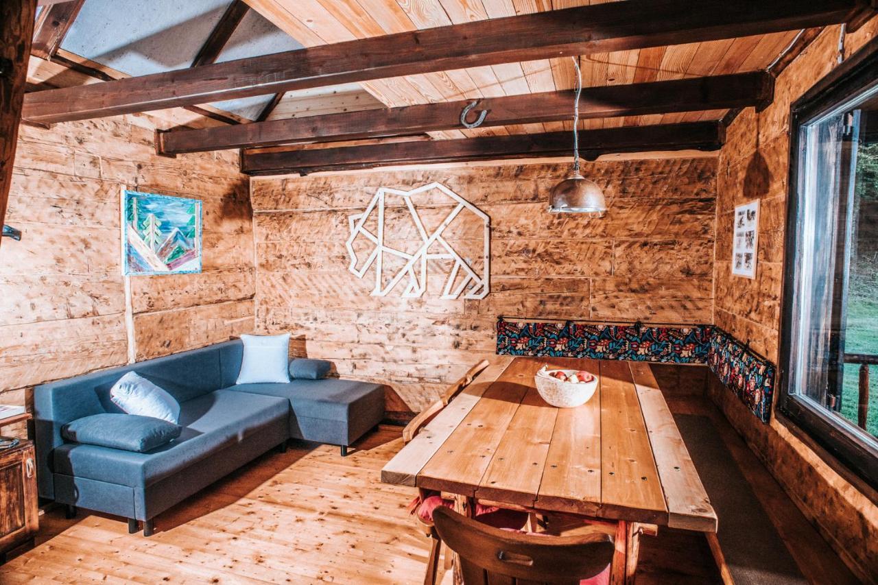 Koliba Sume Pjevaju - Robinzonski Smjestaj, Struja 12 V, Voda Iz Cisterne Chalet *