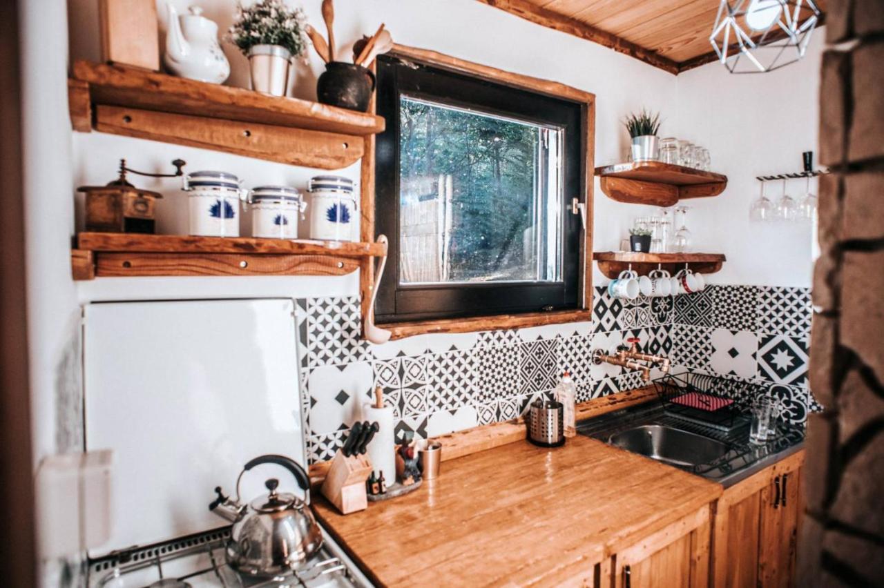 Chalet Koliba Sume Pjevaju - Robinzonski Smjestaj, Struja 12 V, Voda Iz Cisterne Mrkopalj