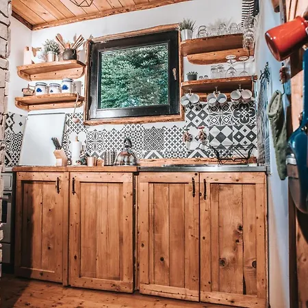 Koliba Sume Pjevaju - Robinzonski Smjestaj, Struja 12 V, Voda Iz Cisterne Mrkopalj Exterior photo